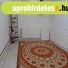 Monor k�zpontj�t�l nem messze 53 m2-es, 2 szob�s h�zr�