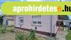 Eladó Martfűn egy 55m2-es központhoz közeli családi ház. Eladó Martfűn egy 55m2-es központhoz közeli családi ház.