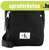 Calvin Klein F&#xE9;rfi crossbody t&#xE1;ska K50K510